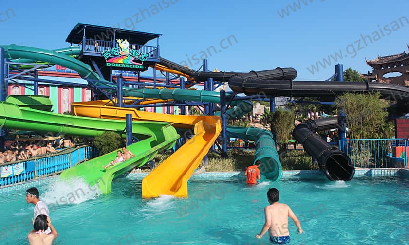 浙江横店梦幻谷水世界螺旋滑道